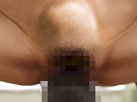 驚愕の巨チン　内蔵直撃の衝撃！　お姉様のはらわたを貫くぶっとい肉棒！！　サンプル画像06